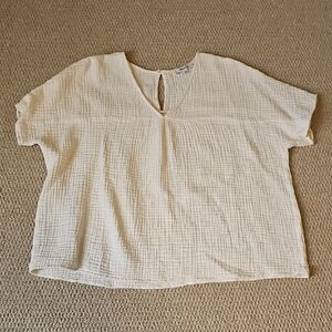 Madewell Crinkle Gauze Rhyme Top in an antique cream color and cotton material.